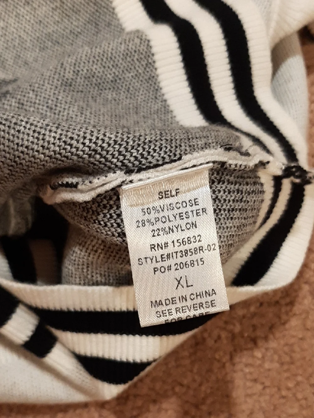 🥀🍋NWT BiBi White and Black Flutter-Sleeved Floral Knit Top (XL)🥀 - Picture 7 of 7